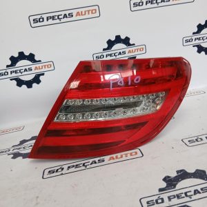 FAROLIM DIREITO CINZENTO MERCEDES C220 2.1CDI ANO: 2012