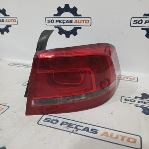 FAROLIM DIREITO CINZA VOLKSWAGEN PASSAT SALOON B6 2.0TDI PD ANO: 2010