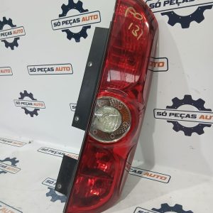 FAROLIM DIREITO BRANCA FIAT DOBLO L1H1 1.3MJET 2011-2017 ANO: 2012