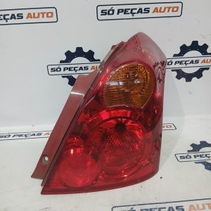 FAROLIM DIREITO CINZA SUZUKI SWIFT MK3 1.6 16V 2006-2015 ANO: 2006