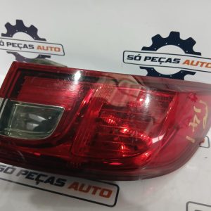 FAROLIM DIREITO VERMELHA RENAULT CLIO IV 1.5DCI ANO: 2013