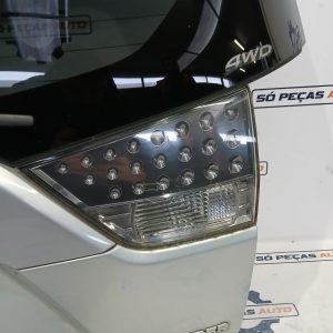 FAROLIM DIREITO CINZA MITSUBISHI OUTLANDER 2.2DID 2010-2015 ANO: 2011