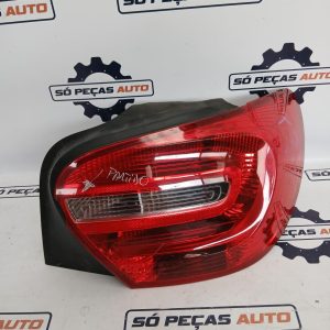 FAROLIM DIREITO BRANCO MERCEDES A200 2.1CDI AMG ANO: 2013