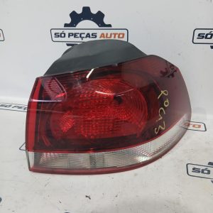 FAROLIM DIREITO PRETO VOLKSWAGEN GOLF VI 1.6TDI ANO: 2010