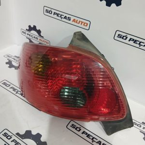 FAROLIM ESQUERDO VEMELHA PEUGEOT 206 MK2 1.2VTI ANO: 2005