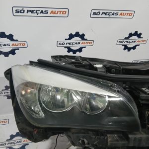 FAROL DIREITO PRETO BMW X1 18d Sdrive 2.0D 2011-2015 ANO: 2013