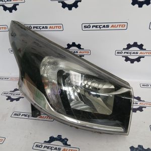 FAROL DIREITO BRANCO OPEL VIVARO 1.6DCI ANO: 2014