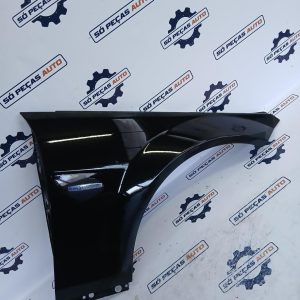 GUARDA LAMAS DIREITO PRETO MERCEDES C200 2.1CDI W204 ANO: 2012