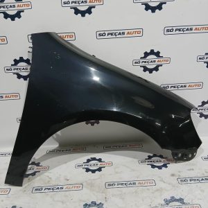 GUARDA LAMAS DIREITO PRETO VOLKSWAGEN GOLV VI 1.4TSI ANO: 2009