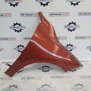 GUARDA LAMAS DIREITO LARANJA RENAULT MEGANE 3 COUPE 1.6 16V 2008-2015 ANO: 2010
