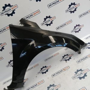 GUARDA LAMAS DIREITO PRETO FORD FOCUS II ZETEC 1.8 16V ANO: 2010