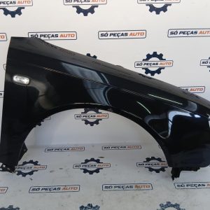 GUARDA LAMAS DIREITO AZUL AUDI A4 2.0TFSI ANO: 2006