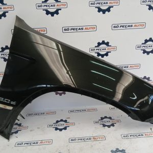 GUARDA LAMAS DIREITO PRETO BMW X5 3.0D SPORT ANO: 2002