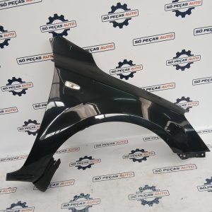 GUARDA LAMAS DIREITO PRETO KIA CEED 2 1.6CRDI ANO: 2010