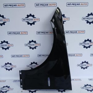 GUARDA LAMAS ESQUERDO PRETO MERCEDES C200 2.1CDI W204 ANO: 2012