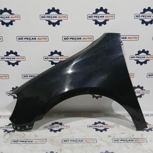 GUARDA LAMAS ESQUERDO PRETO VOLKSWAGEN GOLV VI 1.4TSI ANO: 2009