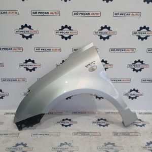 GUARDA LAMAS ESQUERDO CINZA SUZUKI SWIFT HATCHBACK 1.5VVTS ANO: 2005