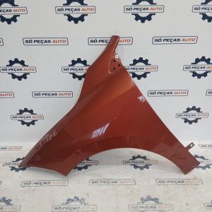 GUARDA LAMAS ESQUERDO LARANJA RENAULT MEGANE 3 COUPE 1.6 16V 2008-2015 ANO: 2010
