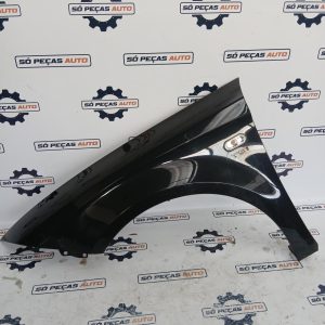 GUARDA LAMAS ESQUERDO PRETO SEAT LEON 1P1 1.2TSI ANO: 2010