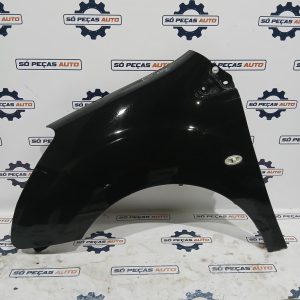 GUARDA LAMAS ESQUERDO PRETA CITROEN BERLINGO 1.6 e-HDI 8V ANO: 2012