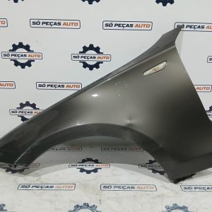 GUARDA LAMAS ESQUERDO  BMW E87 2.0D 118D 2007-2011 ANO: 2008