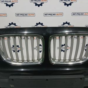 GRELHA PRETO BMW X1 18d Sdrive 2.0D 2011-2015 ANO: 2013