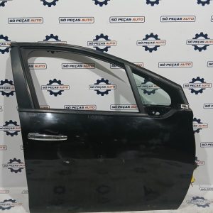 PORTA FRENTE DIREITA PRETA PEUGEOT 208 1.4HDI MK1 2012-2019 ANO: 2013