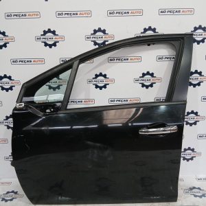 PORTA FRENTE ESQUERDA PRETA PEUGEOT 208 1.4HDI MK1 2012-2019 ANO: 2013